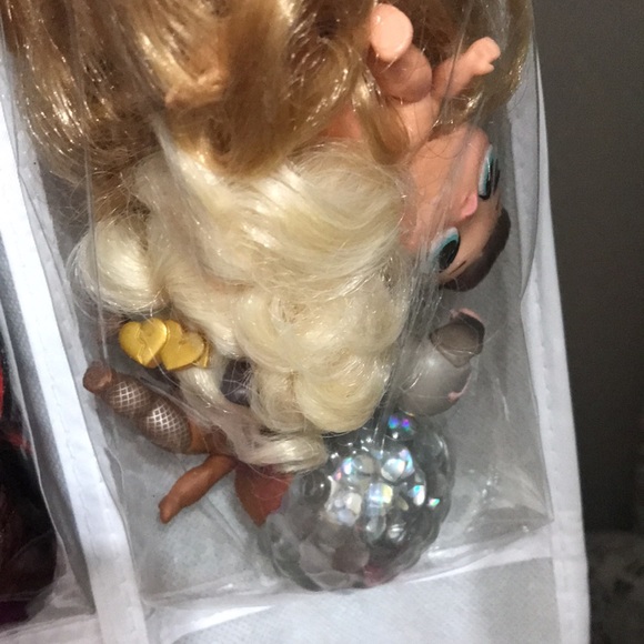 HUGE LOL OMG BUNDLE - Picture 10 of 12